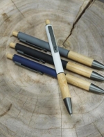 Darius recycled pildspalvas